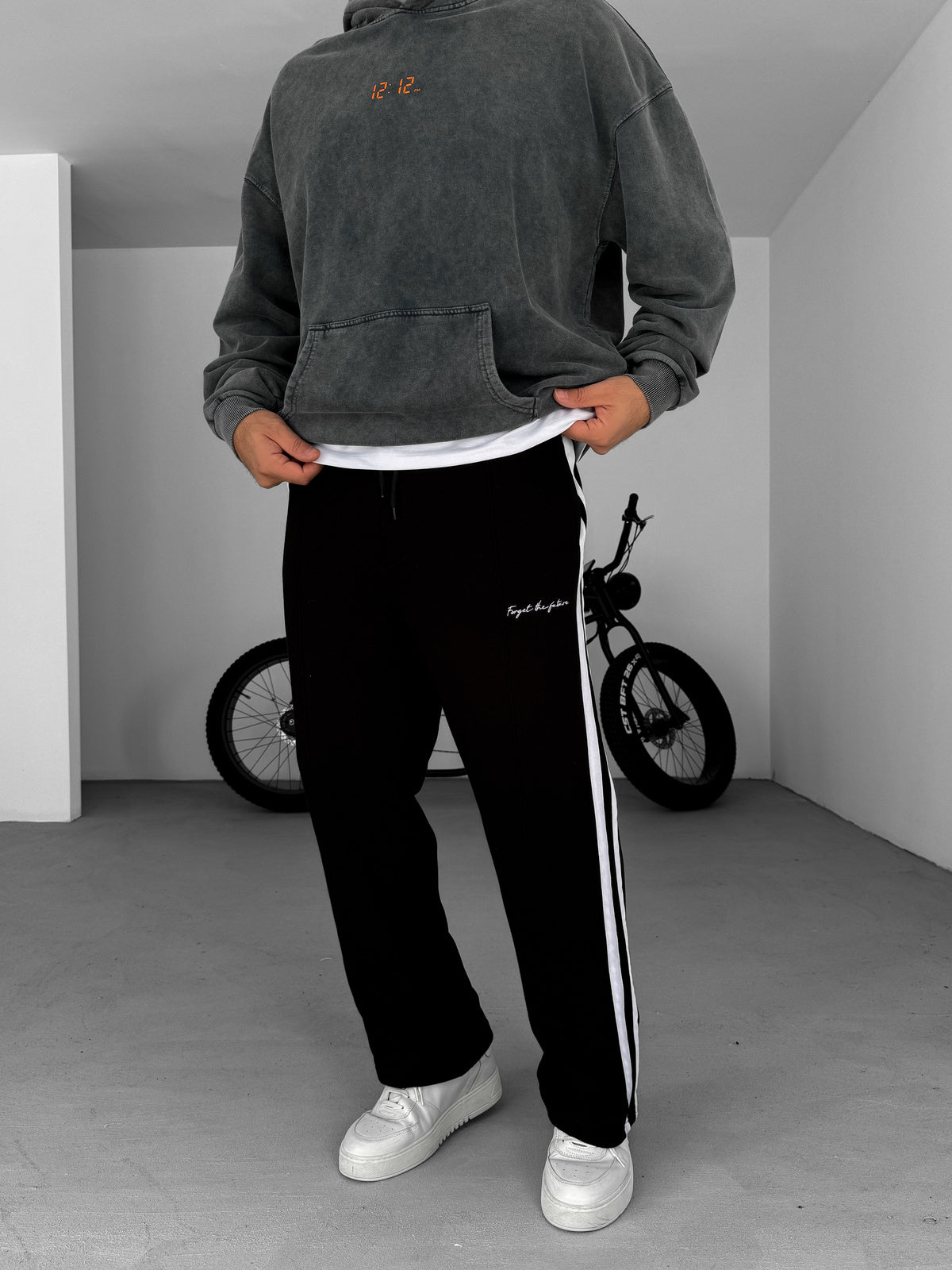 Urban Comfort Wide-Leg Drawstring Pants