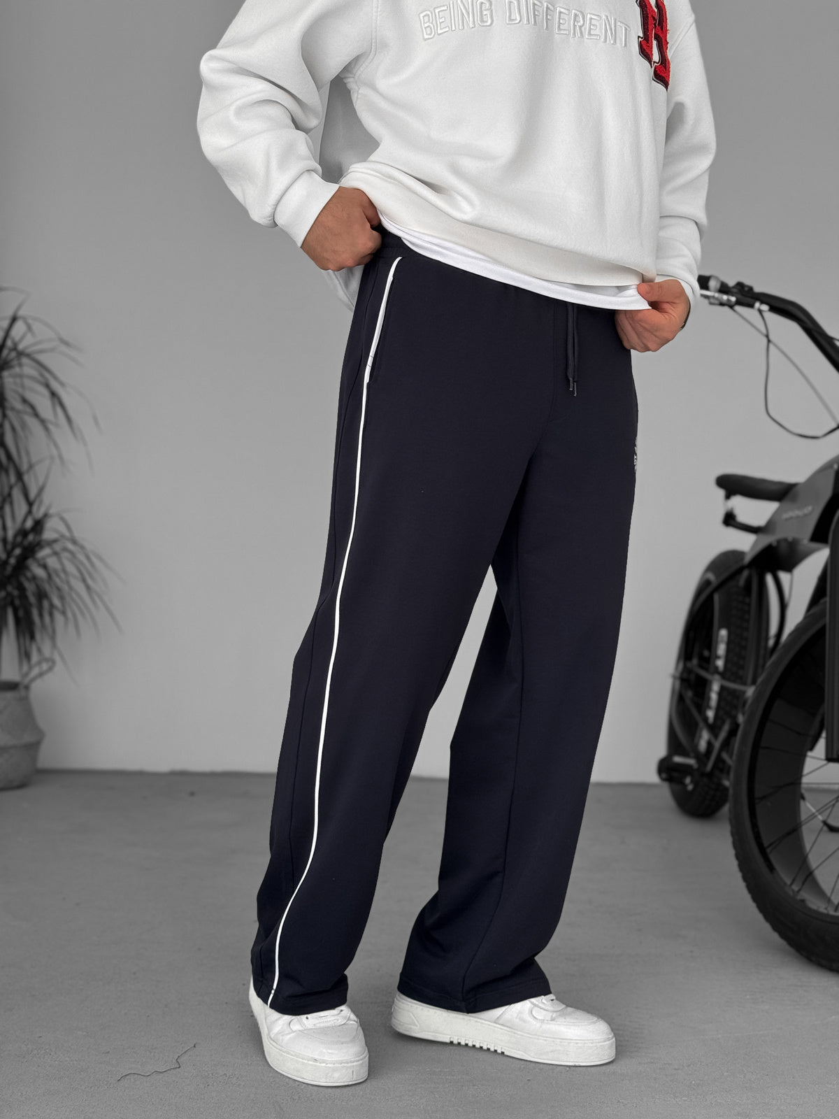 Men's black Track Pants with Side Stripe