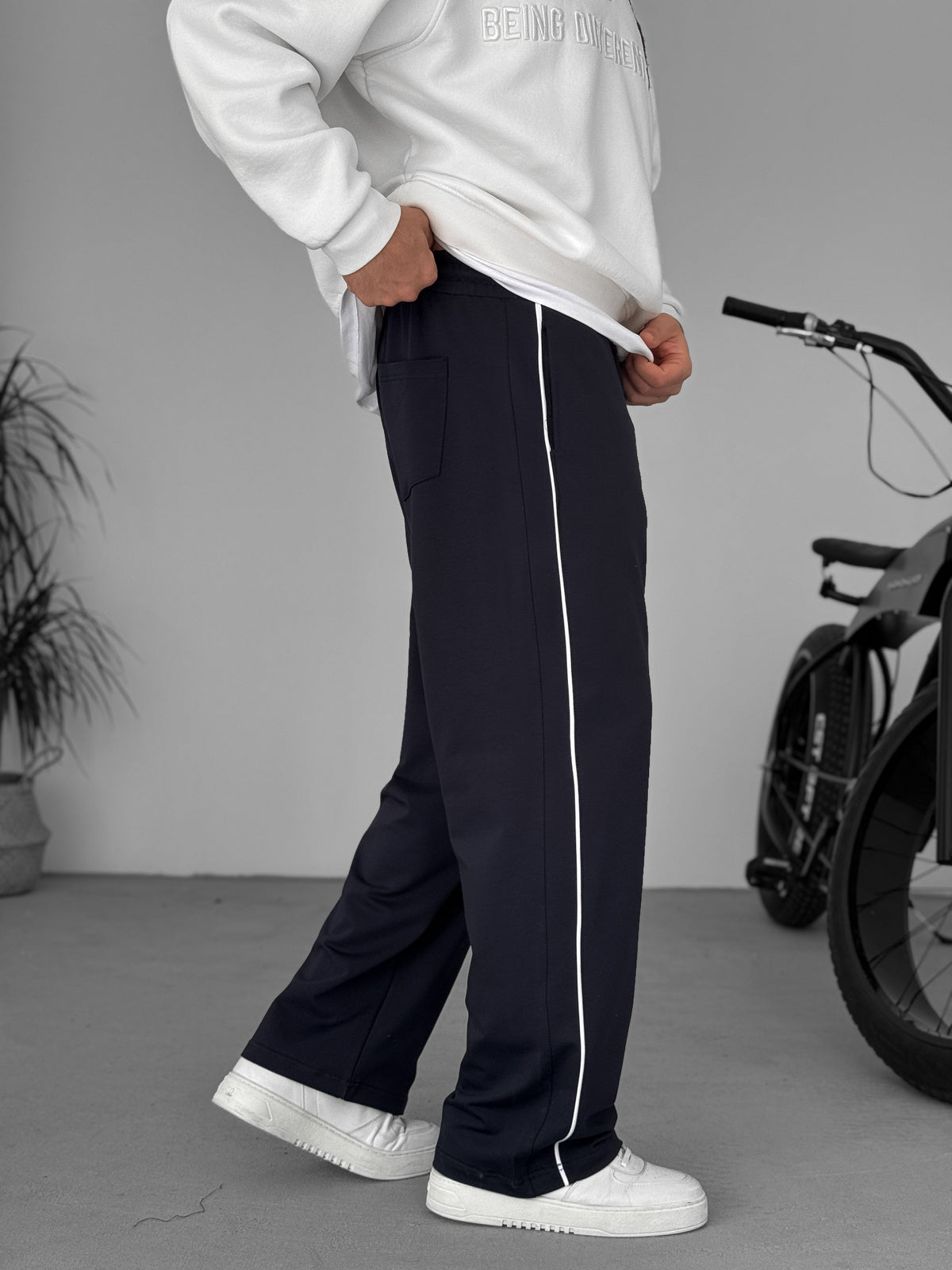 Men's black Track Pants with Side Stripe